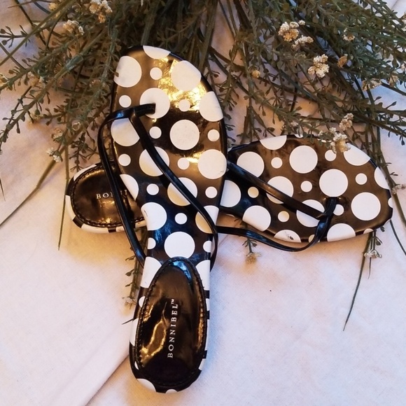 Bonnibel Shoes - Bonnibel Black&White Flip Flops Size 8